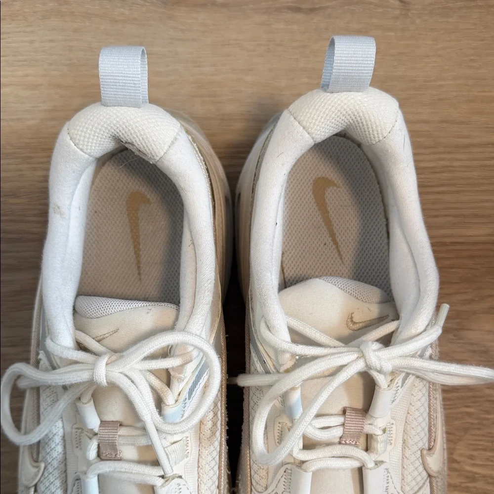 Nike Air Bliss Sneakers - Picture 8 of 10